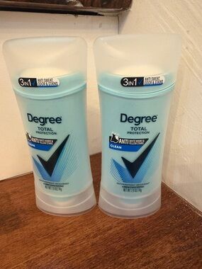 NWT Degree Total Protection Antiperspirant Deodorant - clean
